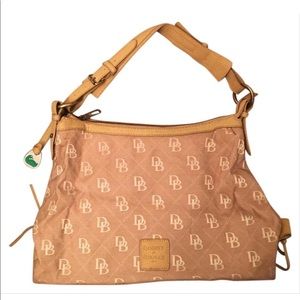 Dooney & Bourke bag in great condition!